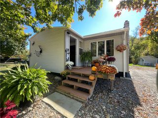 38 Elmhurst Circle, Aurelius, NY 13021