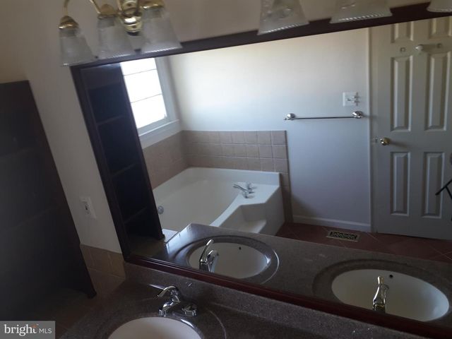 16804 WINSTON LN, Woodbridge, VA 22191