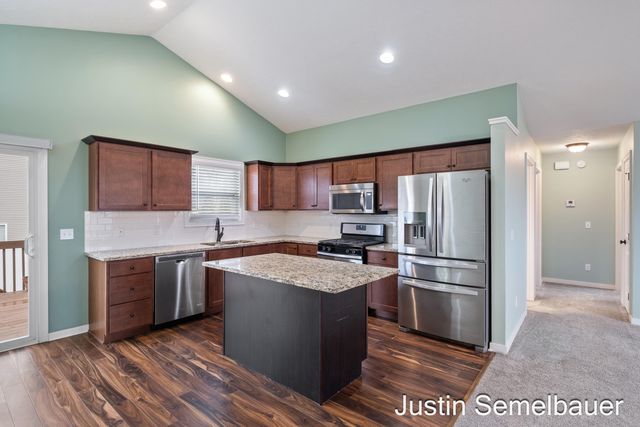 8726 Rainbows End Road SE, Caledonia, MI 49316