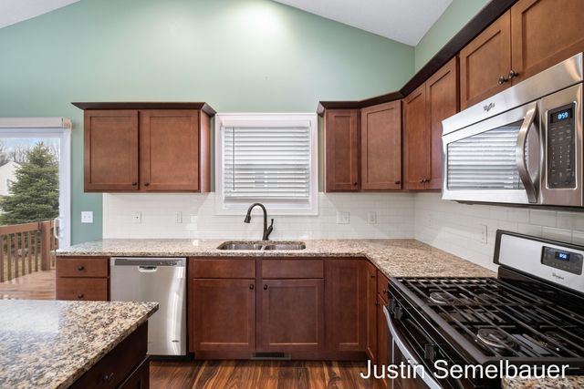 8726 Rainbows End Road SE, Caledonia, MI 49316