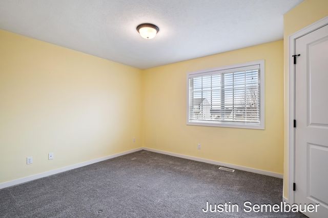 8726 Rainbows End Road SE, Caledonia, MI 49316