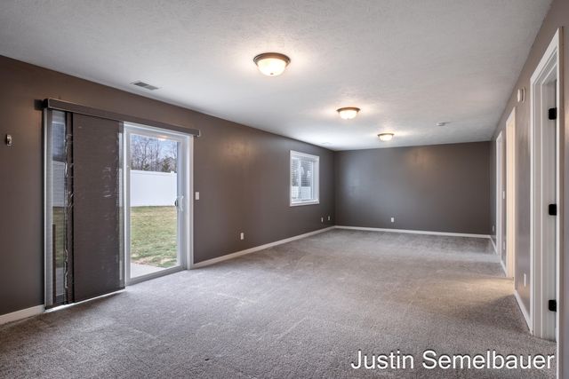 8726 Rainbows End Road SE, Caledonia, MI 49316