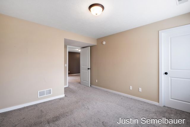 8726 Rainbows End Road SE, Caledonia, MI 49316