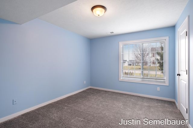 8726 Rainbows End Road SE, Caledonia, MI 49316