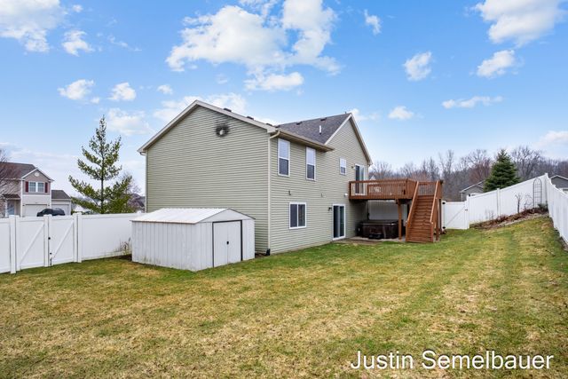 8726 Rainbows End Road SE, Caledonia, MI 49316