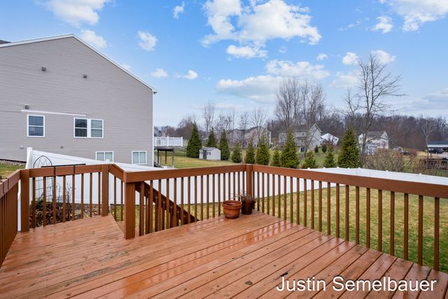 8726 Rainbows End Road SE, Caledonia, MI 49316