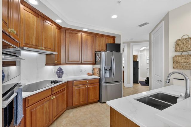 130 RIVIERA DUNES WAY 506, Palmetto, FL 34221