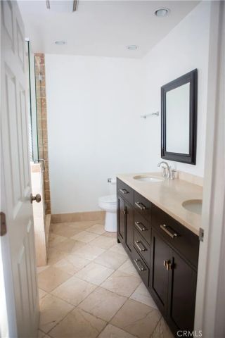 5200 Valley Circle Boulevard, Woodland Hills, CA 91367