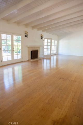 5200 Valley Circle Boulevard, Woodland Hills, CA 91367