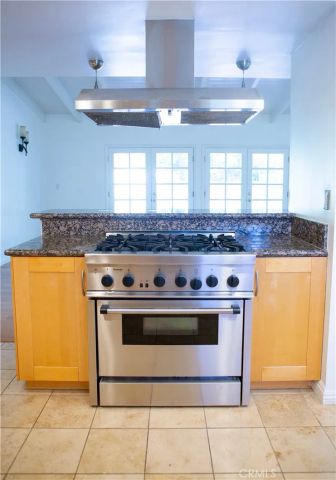 5200 Valley Circle Boulevard, Woodland Hills, CA 91367