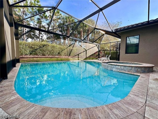 13728 Luna DR, Naples, FL 34109