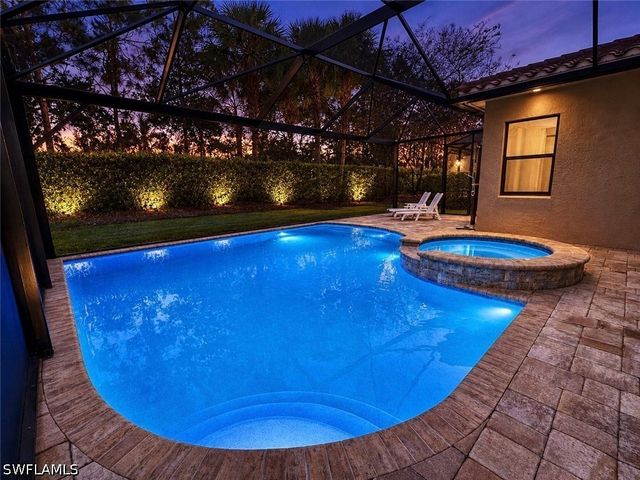 13728 Luna DR, Naples, FL 34109