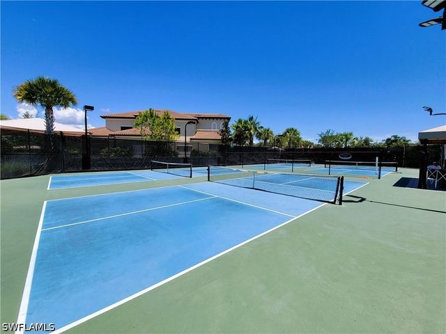 13728 Luna DR, Naples, FL 34109