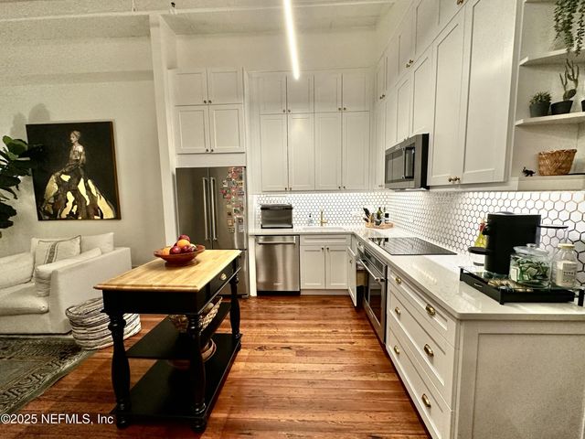 301 E BAY Street 202, Jacksonville, FL 32202