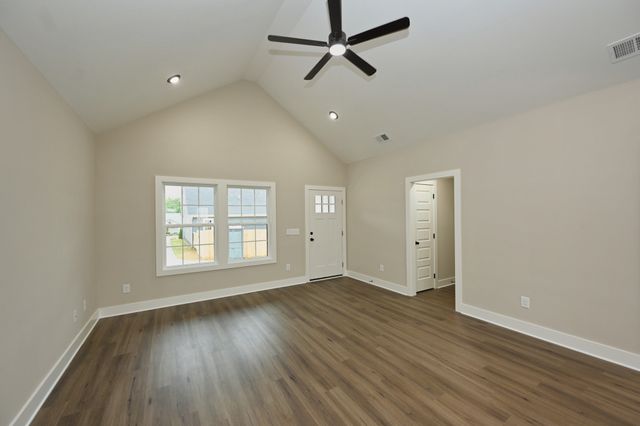 210 Ross Ave Unit 120, Gallatin, TN 37066