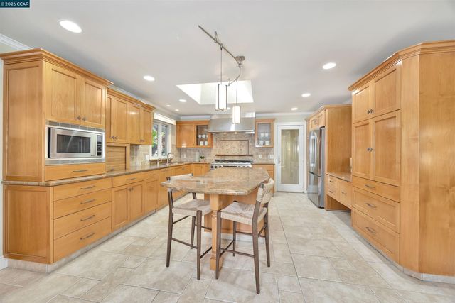 3196 Lucas Cir, Lafayette, CA 94549
