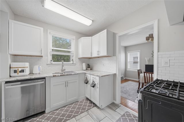 2231 Brockway Road, University Heights, OH 44118