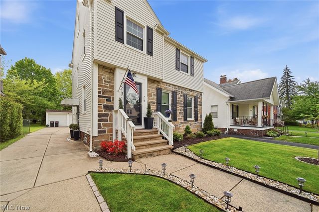 2231 Brockway Road, University Heights, OH 44118
