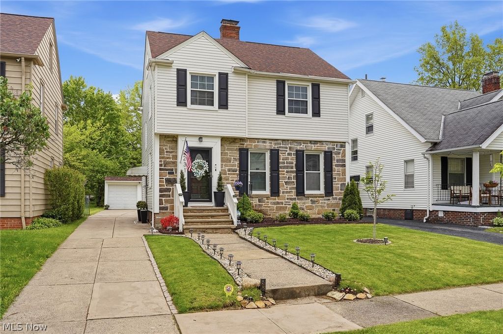2231 Brockway Road, University Heights, OH 44118