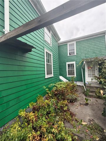 46 Monroe Avenue, Bristol, RI 02809