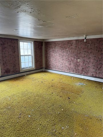 46 Monroe Avenue, Bristol, RI 02809