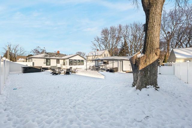 913 JEFFERSON STREET, Menasha, WI 54952