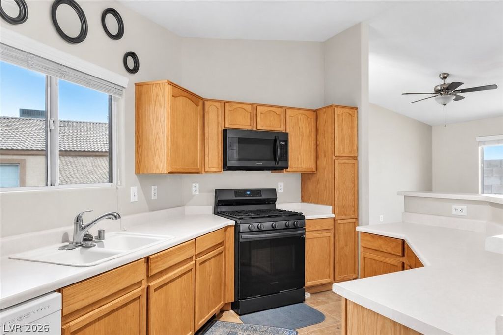 5196 Jewel Canyon Drive, Las Vegas, NV 89122 — photo 3