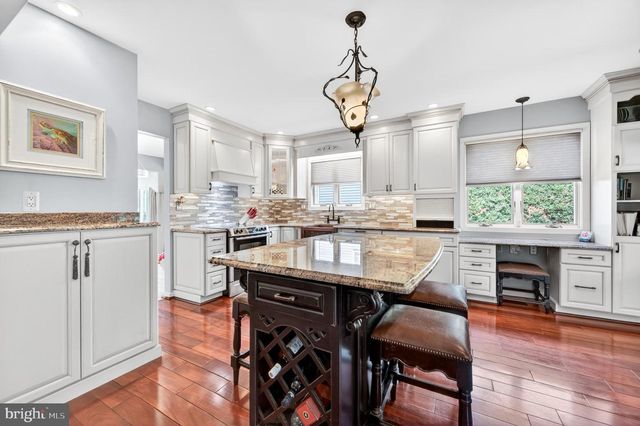 1115 WOODSTOCK LN, West Chester, PA 19382
