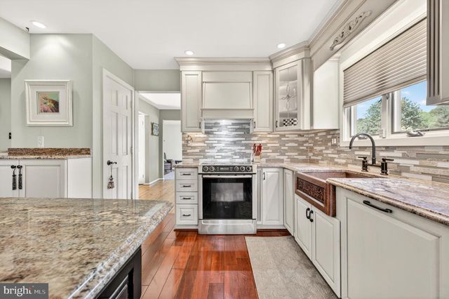 1115 WOODSTOCK LN, West Chester, PA 19382