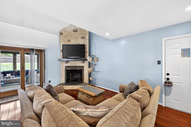 1115 WOODSTOCK LN, West Chester, PA 19382