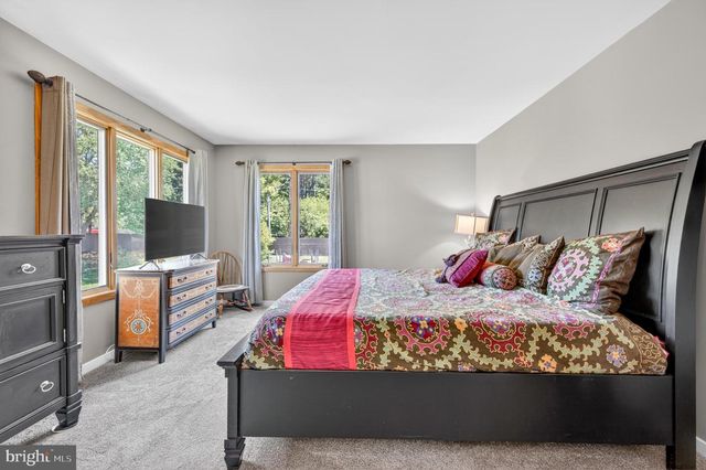 1115 WOODSTOCK LN, West Chester, PA 19382