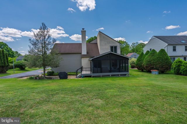 1115 WOODSTOCK LN, West Chester, PA 19382
