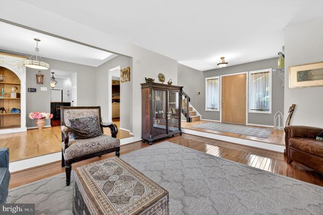 1115 WOODSTOCK LN, West Chester, PA 19382