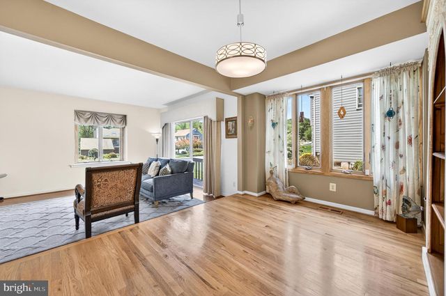 1115 WOODSTOCK LN, West Chester, PA 19382