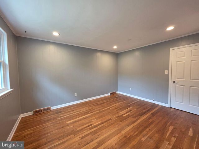 24 FREMONT RD, Newark, DE 19711