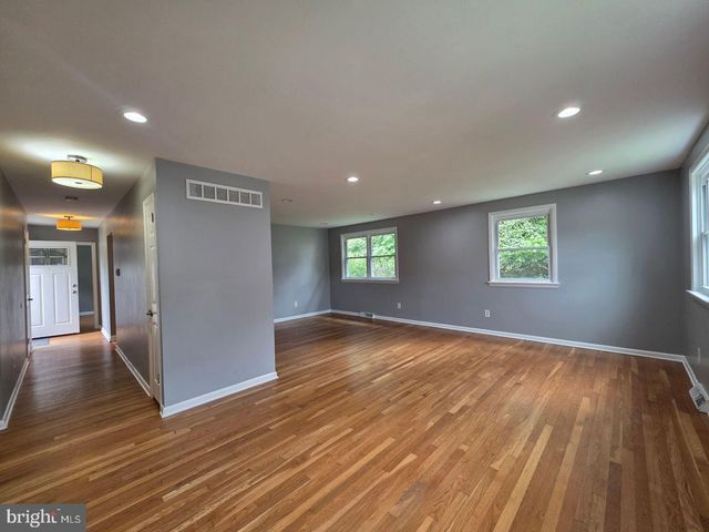 24 FREMONT RD, Newark, DE 19711