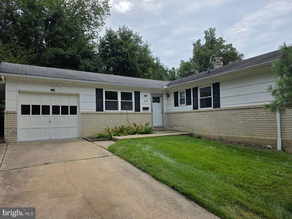 24 FREMONT RD, Newark, DE 19711