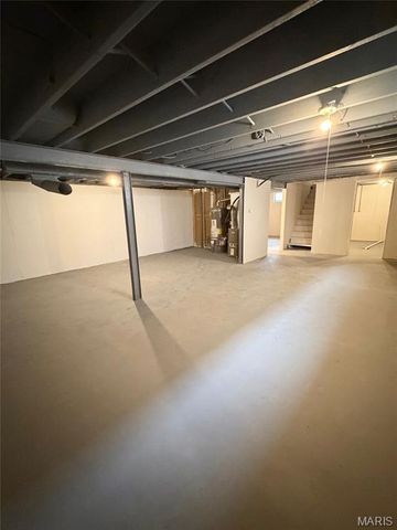 831 Hornsby, St Louis, MO 63147