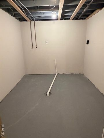 831 Hornsby, St Louis, MO 63147