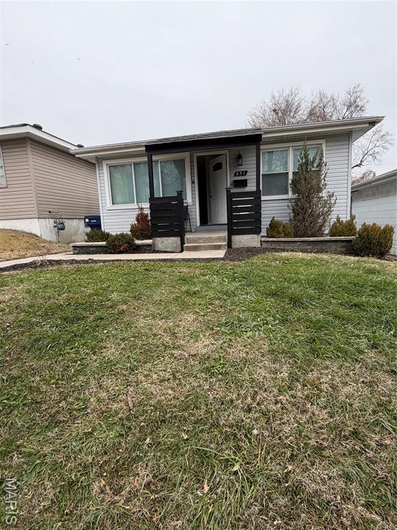 831 Hornsby, St Louis, MO 63147