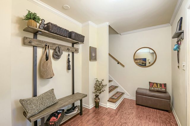 1410 W Sherwin Avenue B, Chicago, IL 60626