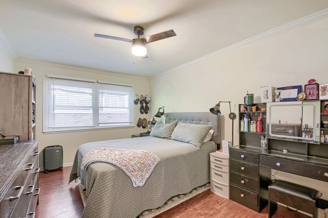 1410 W Sherwin Avenue B, Chicago, IL 60626