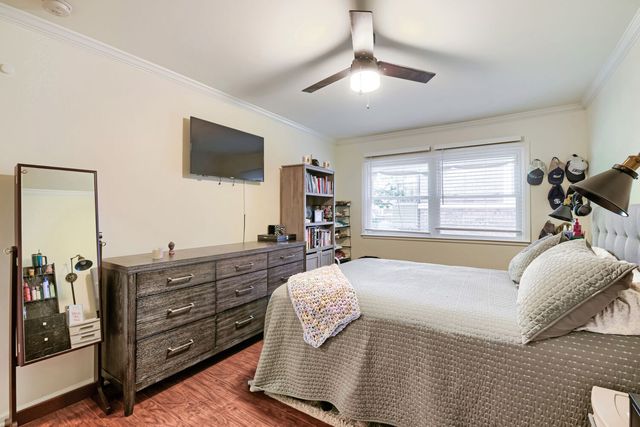 1410 W Sherwin Avenue B, Chicago, IL 60626