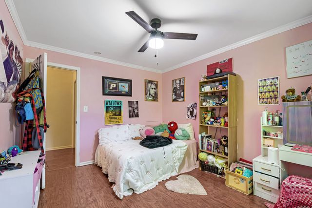1410 W Sherwin Avenue B, Chicago, IL 60626