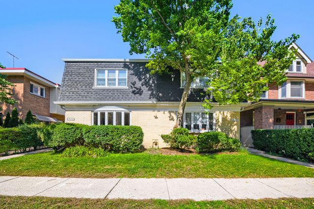 1410 W Sherwin Avenue B, Chicago, IL 60626