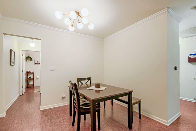 1410 W Sherwin Avenue B, Chicago, IL 60626