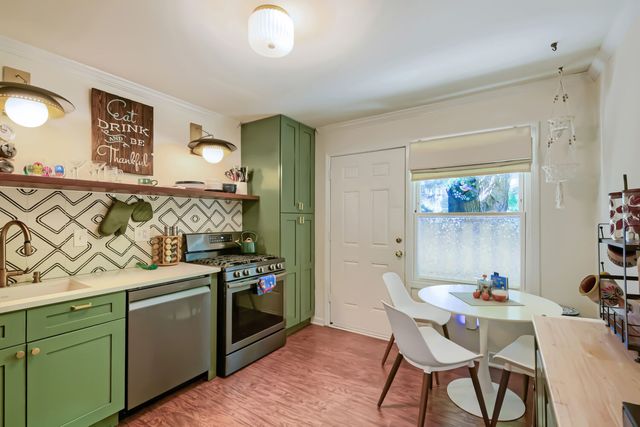 1410 W Sherwin Avenue B, Chicago, IL 60626