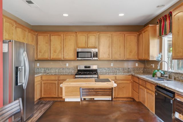 3106 Campfire Drive, Bakersfield, CA 93312