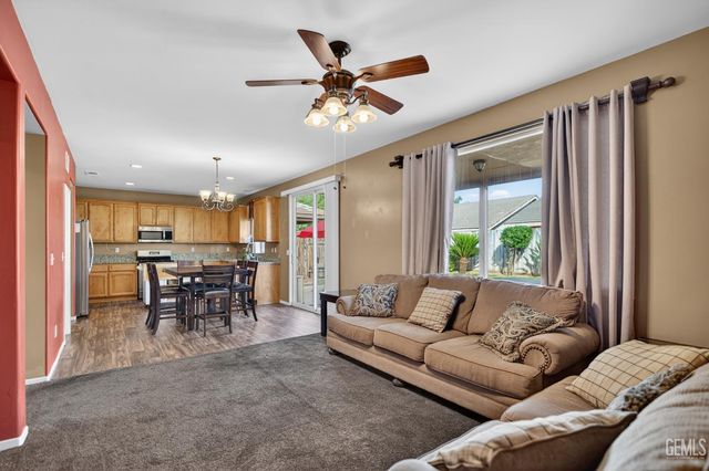 3106 Campfire Drive, Bakersfield, CA 93312
