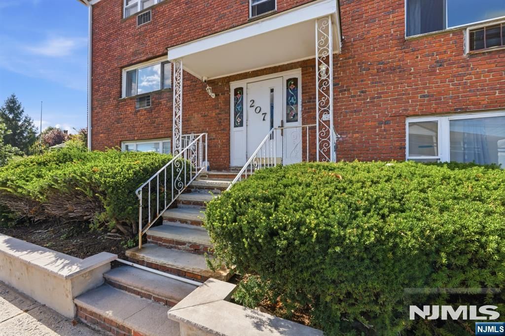 207 Polifly Road 4, Hackensack, NJ 07601